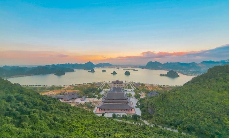 Bản đồ minh họa các chặng bay phổ biến nối liền Indonesia và Việt Nam, bao gồm cả bay thẳng và bay nối chuyến qua các trung tâm trung chuyển chính trong khu vực Đông Nam Á.