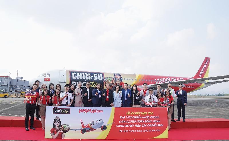 Hình ảnh máy bay Vietjet Air đang cất cánh trên đường băng, biểu tượng cho chuyến bay vé máy bay Hà Nội Gia Lai Vietjet