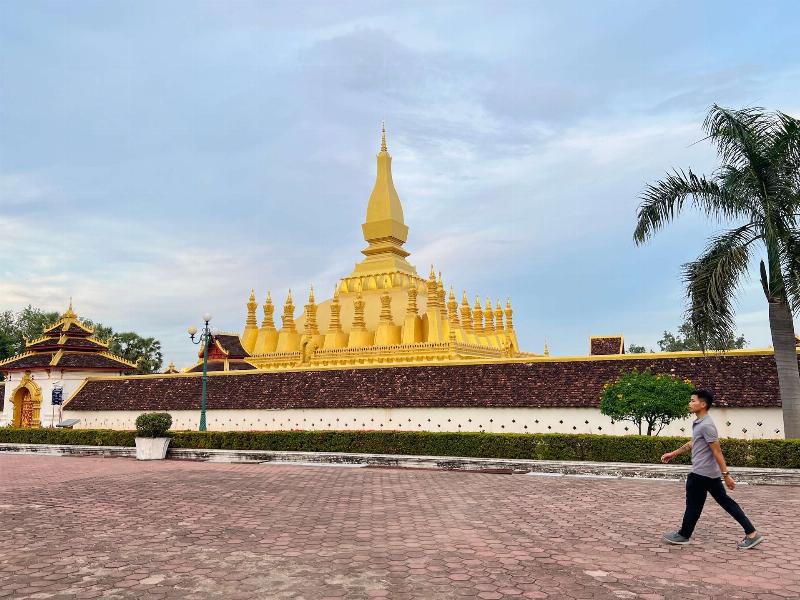Thạt Luổng bảo tháp vàng son biểu tượng quốc gia tại thủ đô Lào